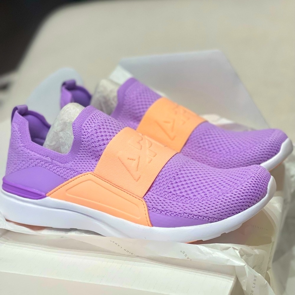NEW APL Athletic Propulsion Labs Size 7.5 Women’s TechLoom Purple & Neon Peach